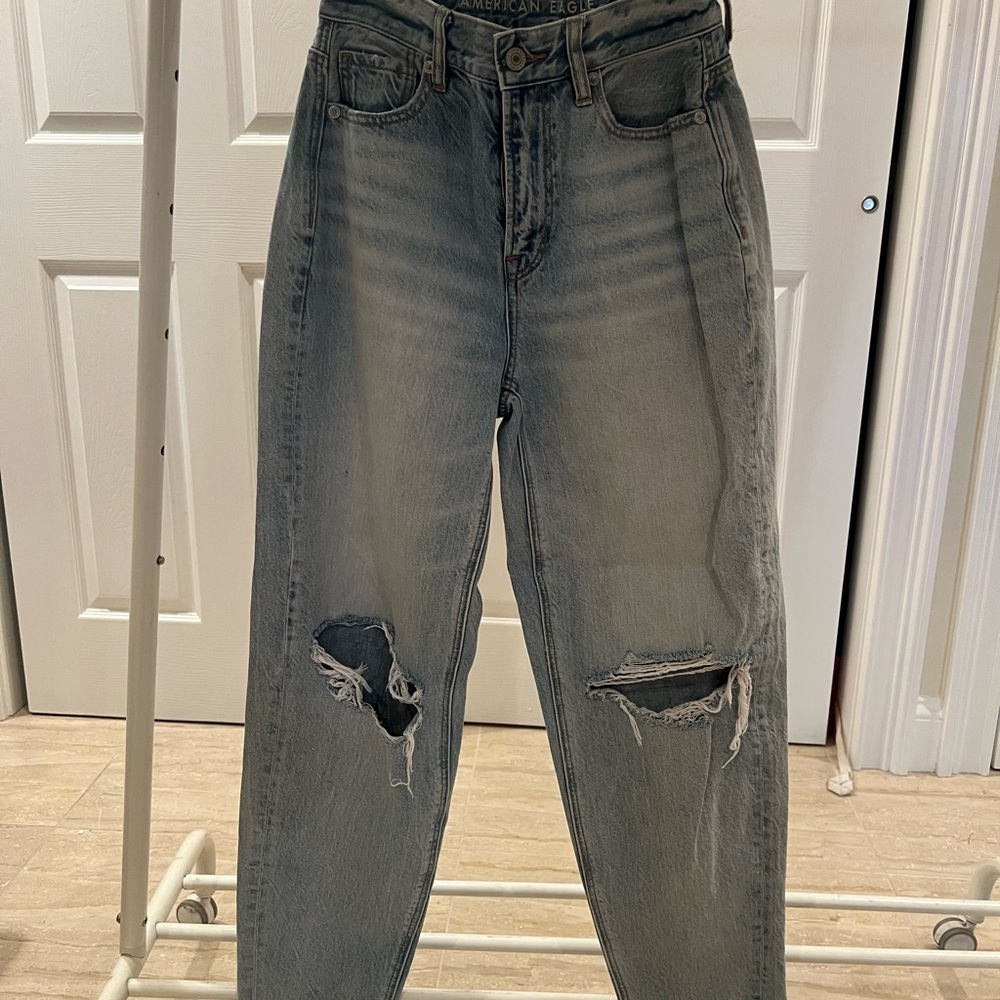 American Eagle Outfitters Men's Distressed Light Blue Jeans